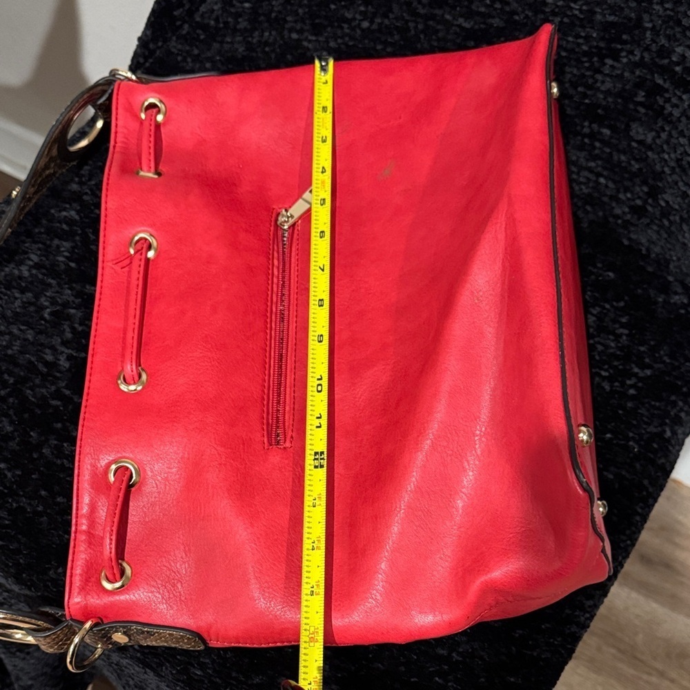 Red Shoulder Bag - Picture 5 of 6